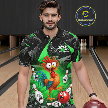 A man wearing a short-sleeve polo shirt with a colorful cartoon graphic of a rooster, bowling pins, and a red bowling ball on a green and black tropical leaf background. He is standing in a bowling alley holding a bowling ball, with a 'Chileamez.